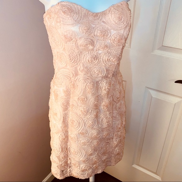 LUSH ♡ Gorgeous & Flattering Dress - Picture 2 of 12